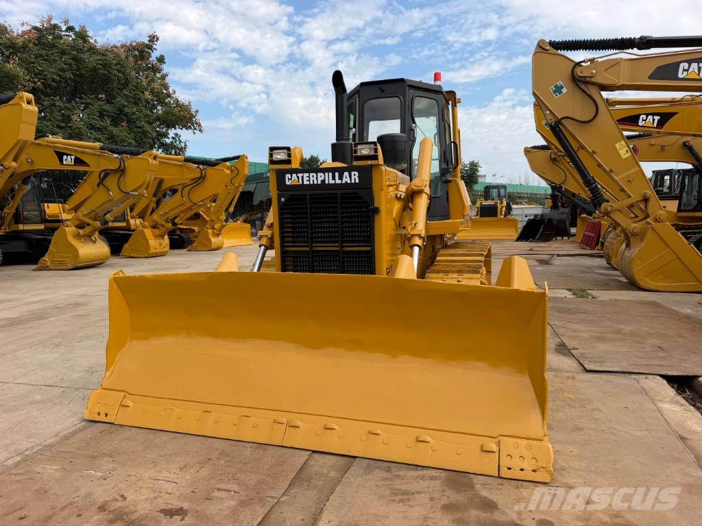 CAT D6G بلدوزرات مجنزرة