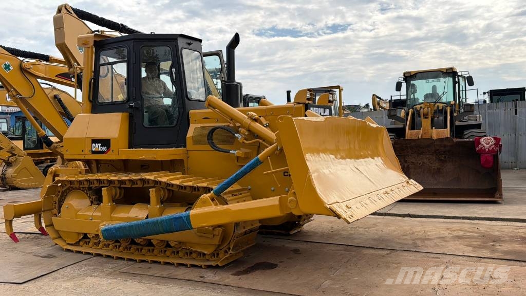 CAT D6G بلدوزرات مجنزرة