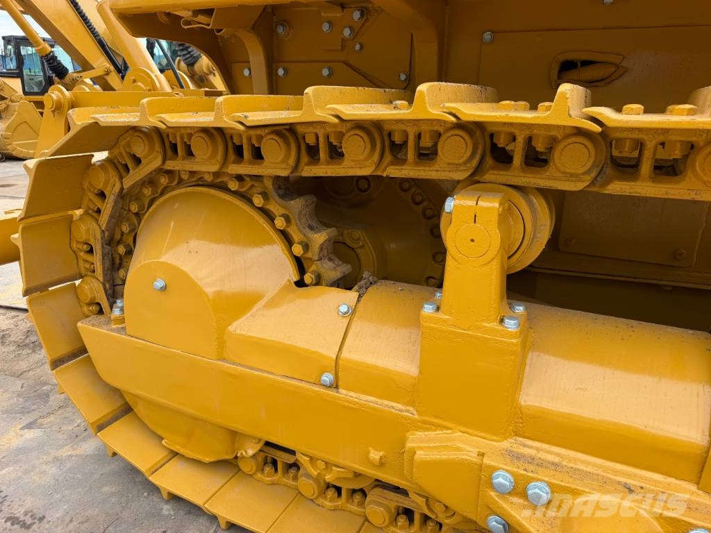 CAT D6G بلدوزرات مجنزرة
