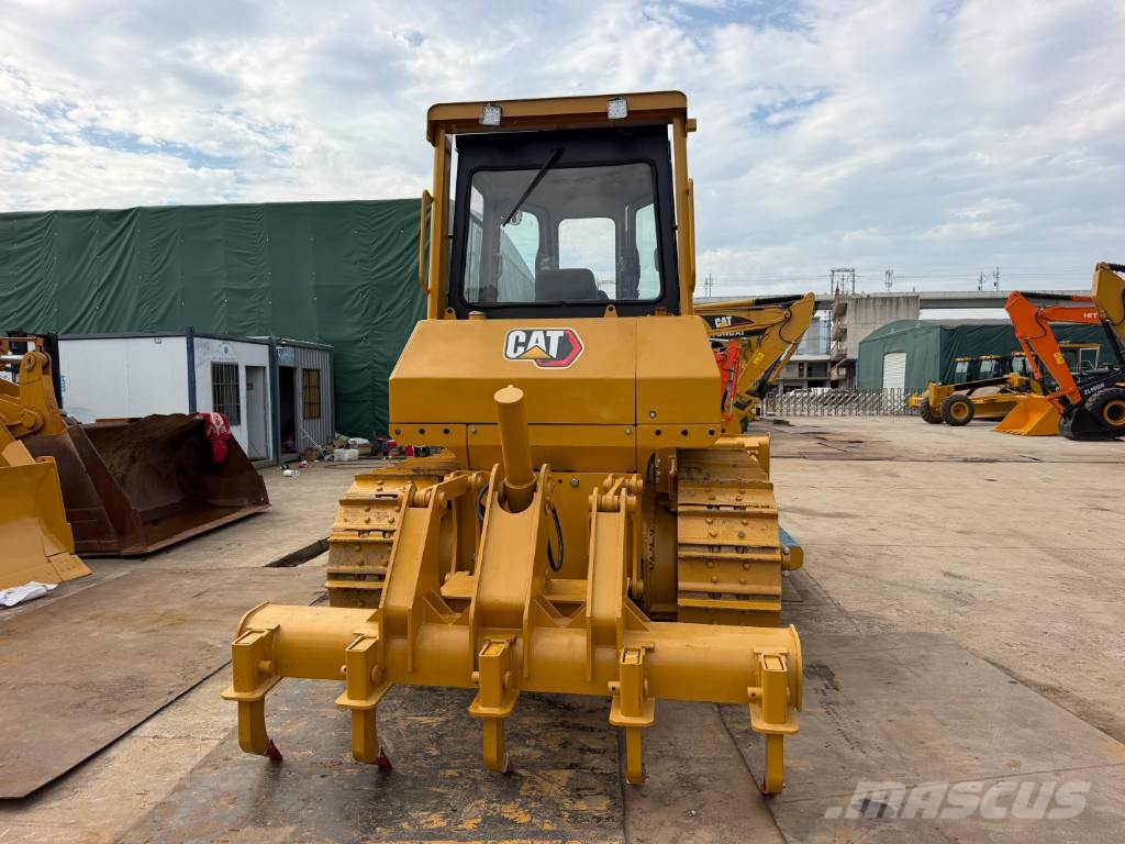 CAT D6G بلدوزرات مجنزرة
