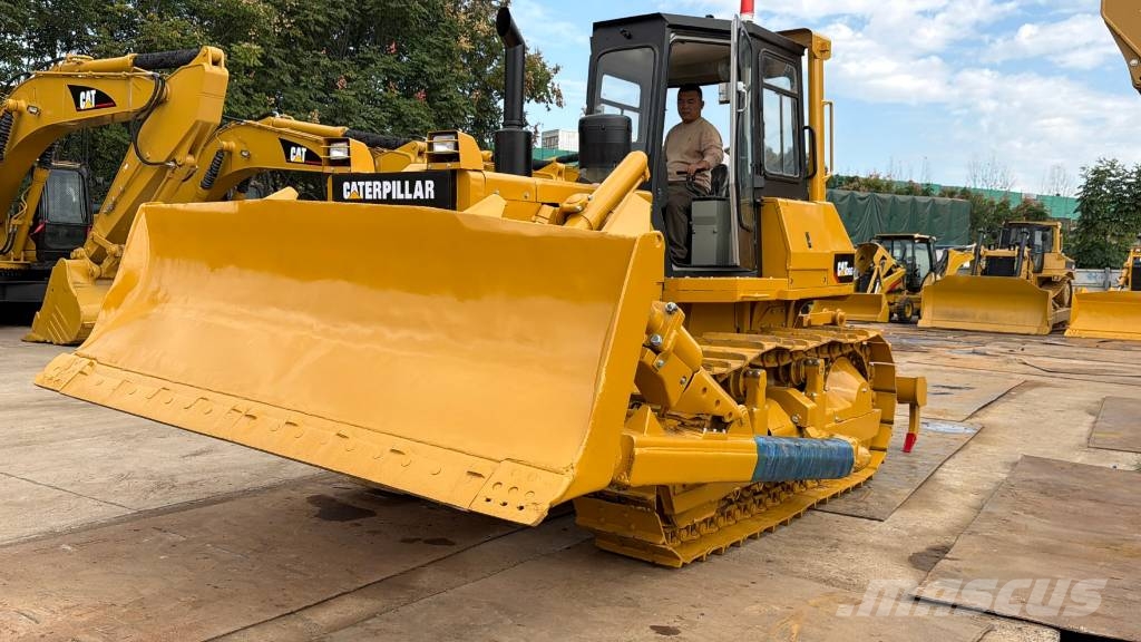 CAT D6G بلدوزرات مجنزرة
