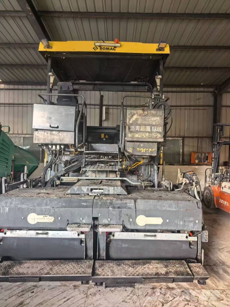 Bomag BF 800 C Asfaltsläggningsmaskiner