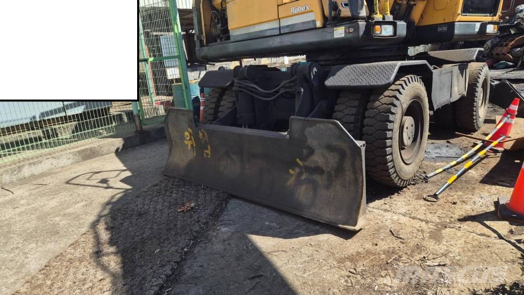 Hyundai Robex 210 W-9 轮式挖掘机
