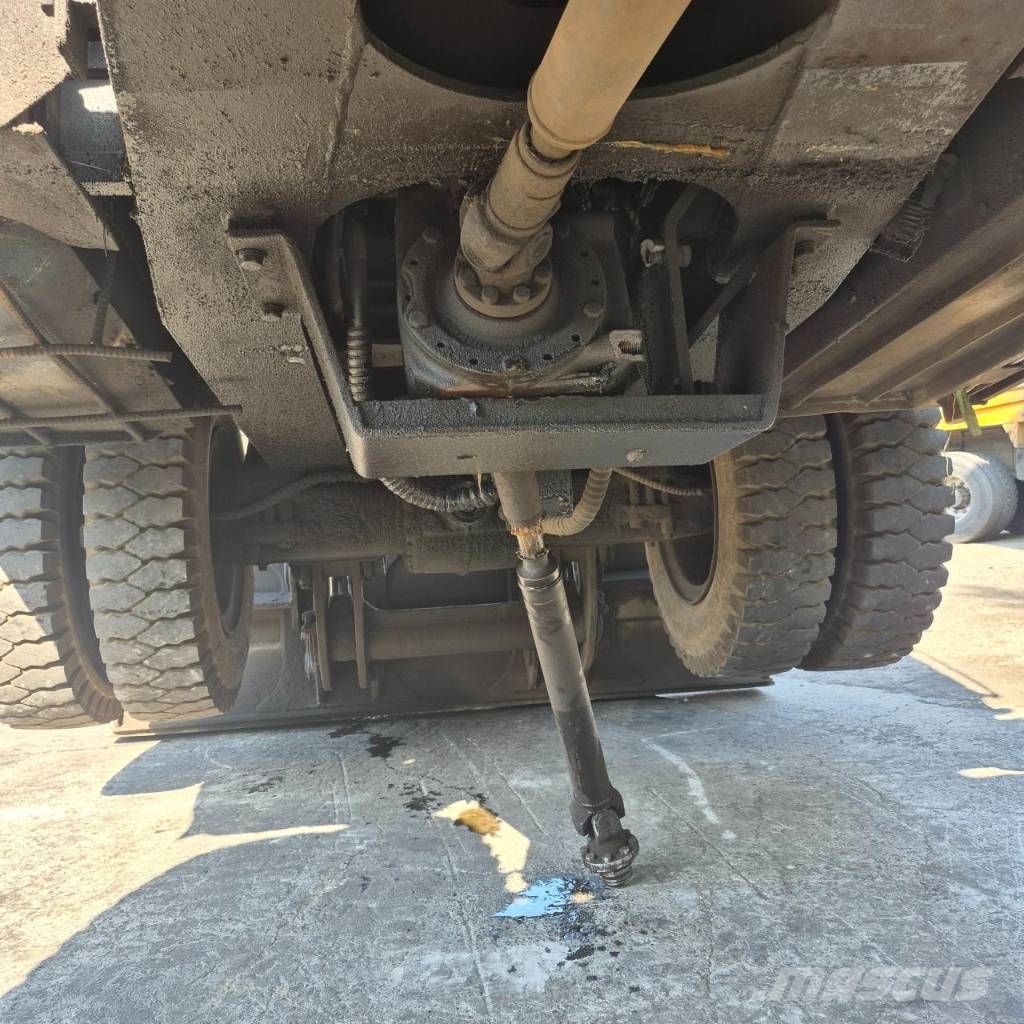 Hyundai Robex 210 W-9 轮式挖掘机