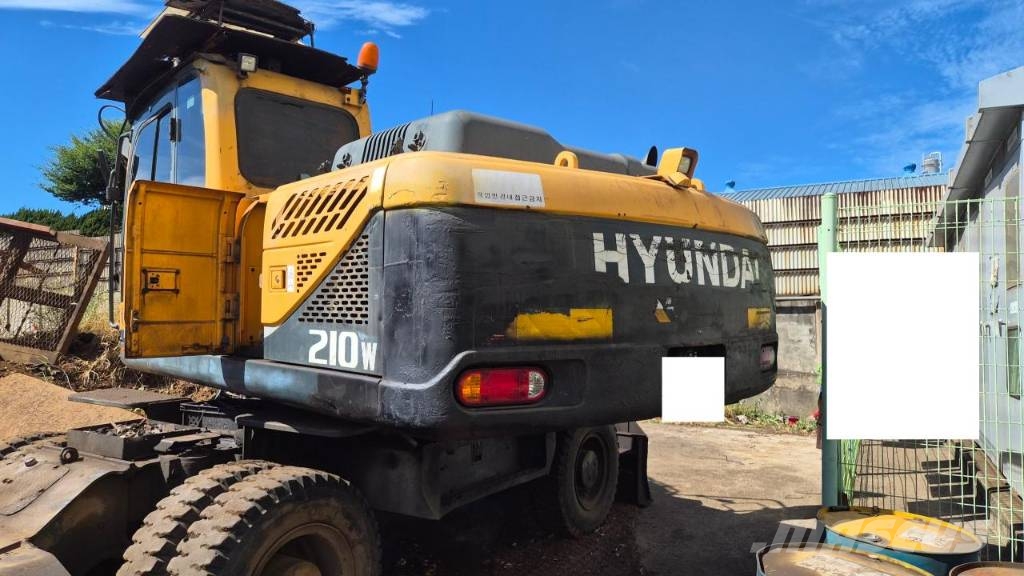 Hyundai Robex 210 W-9 轮式挖掘机