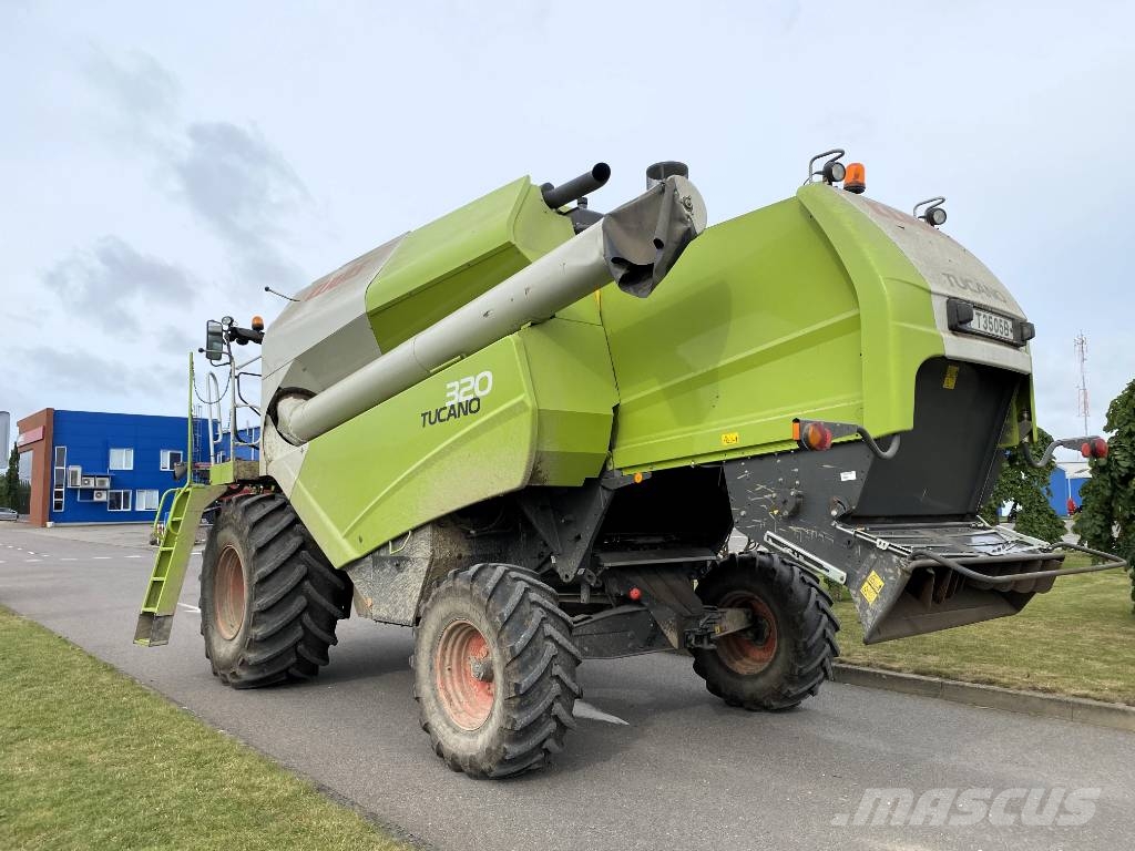 CLAAS Tucano 320 コンバイン