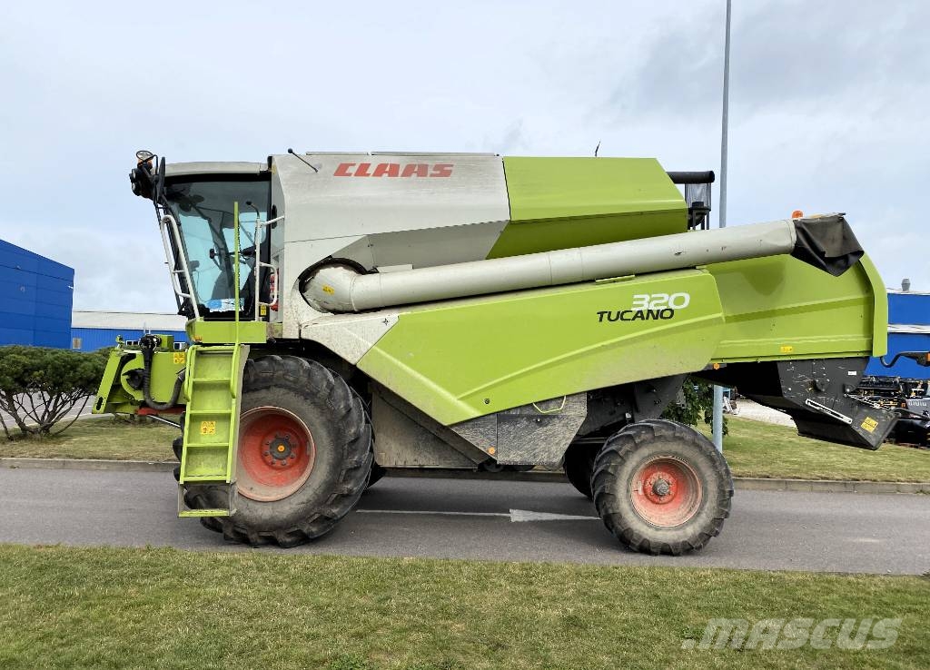 CLAAS Tucano 320 コンバイン