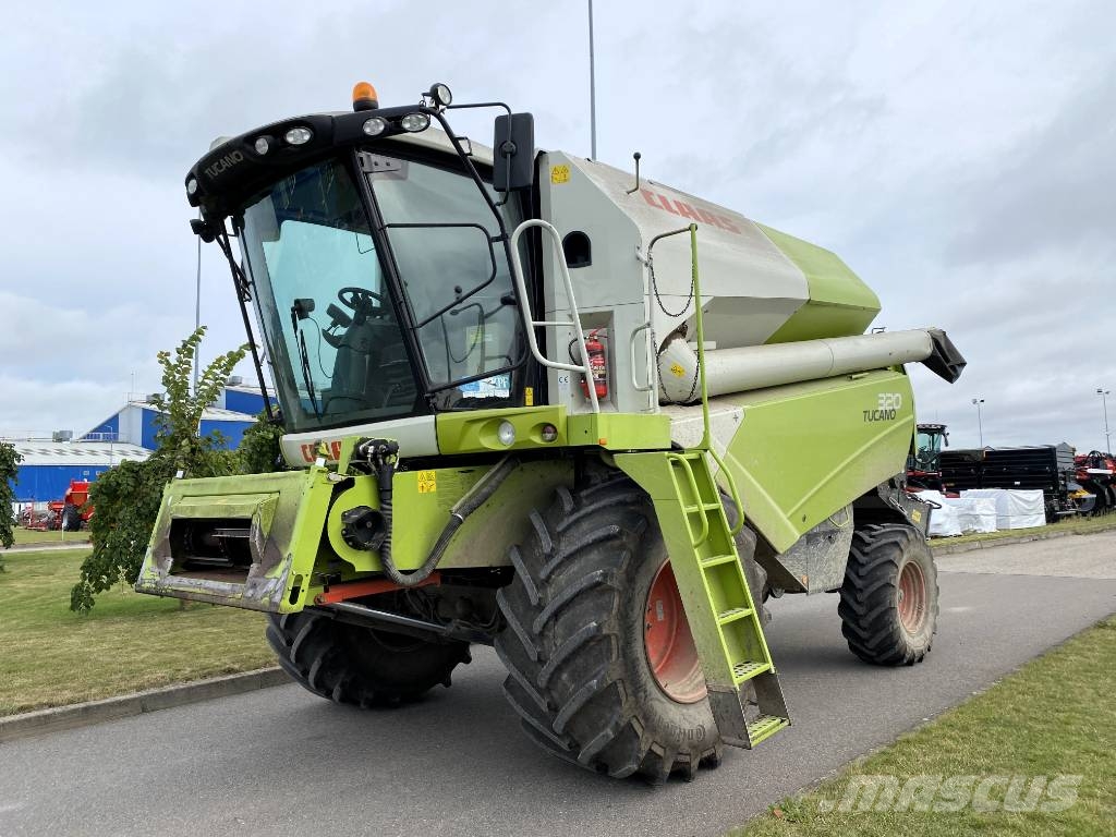 CLAAS Tucano 320 コンバイン