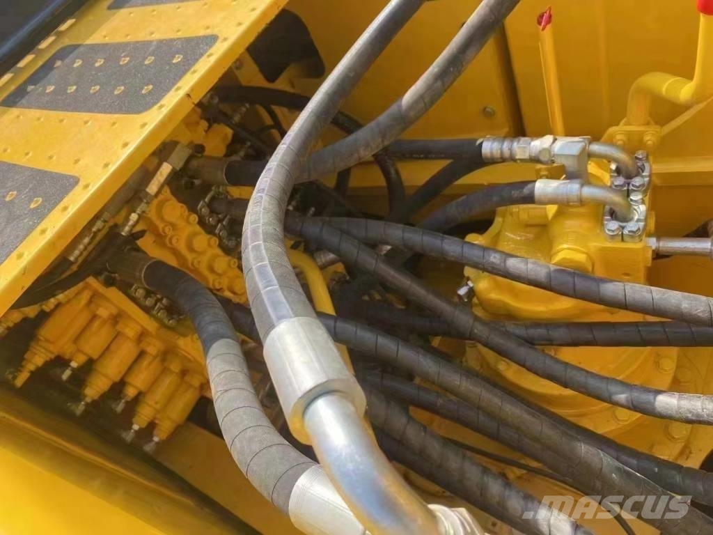 Komatsu PC 200-8 中型挖掘机