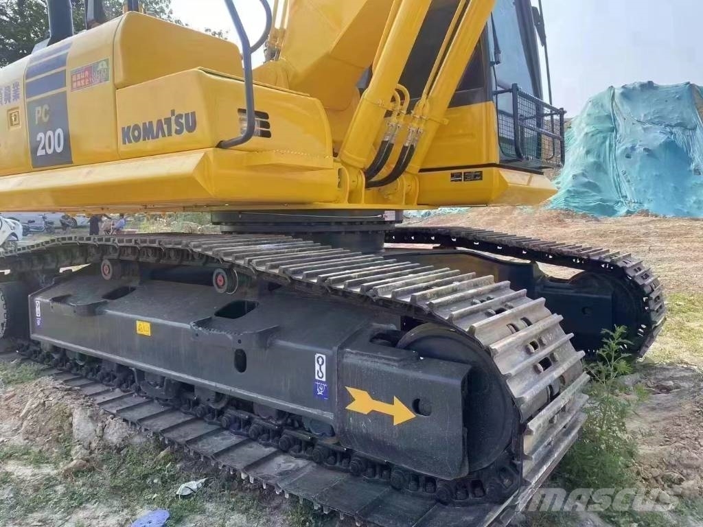 Komatsu PC 200-8 中型挖掘机