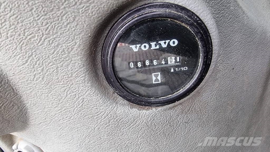 Volvo EC 300 D L Pásové rýpadlá