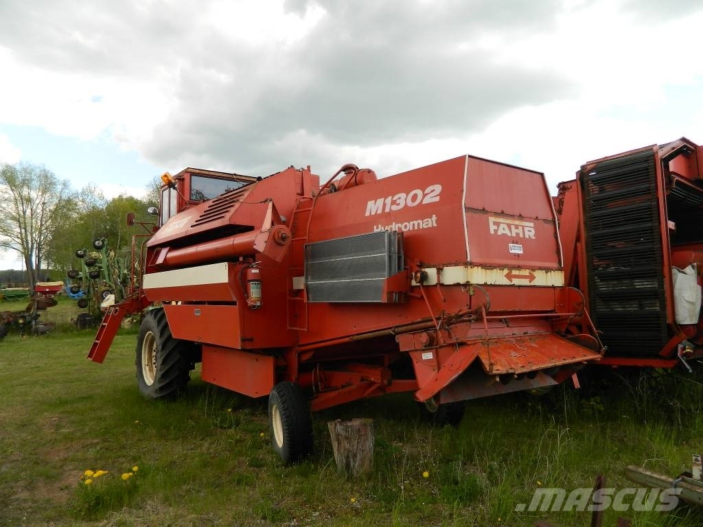 Deutz-Fahr 1302 Leikkuupuimurit