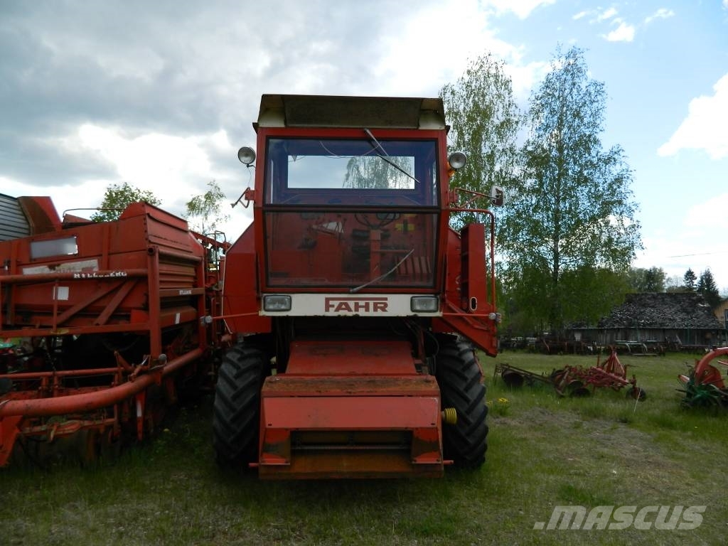 Deutz-Fahr 1302 Leikkuupuimurit