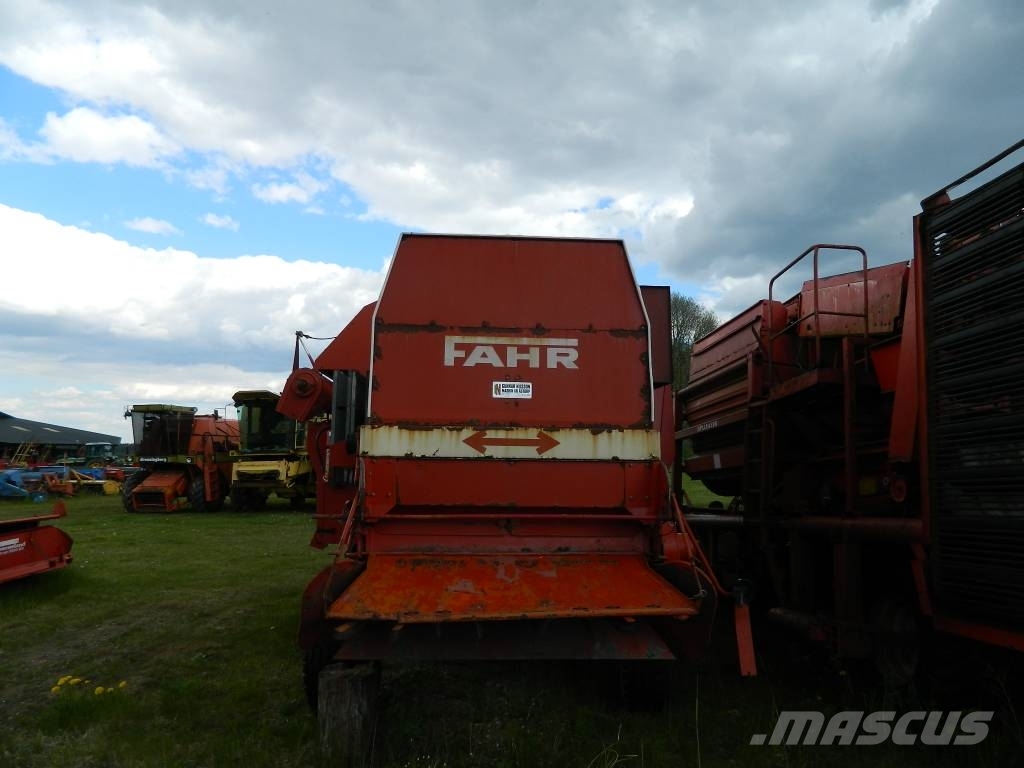 Deutz-Fahr 1302 Leikkuupuimurit
