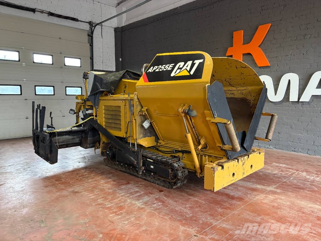 CAT AP 255 E Asphalt pavers