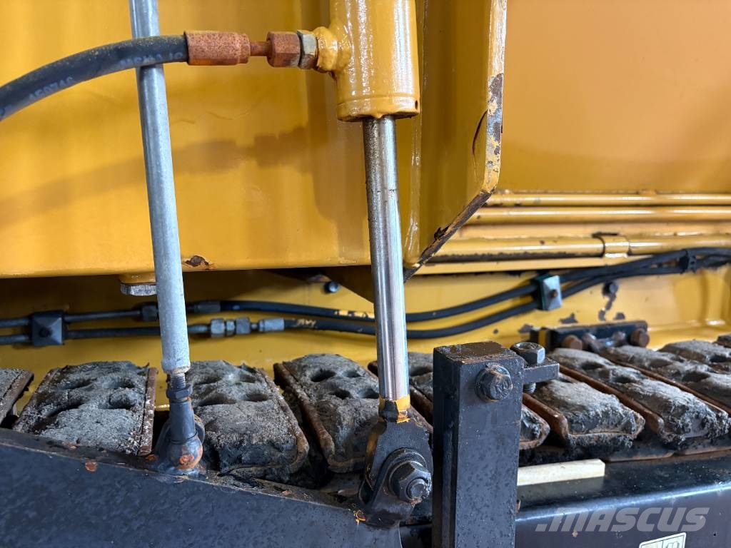 CAT AP 255 E Asphalt pavers