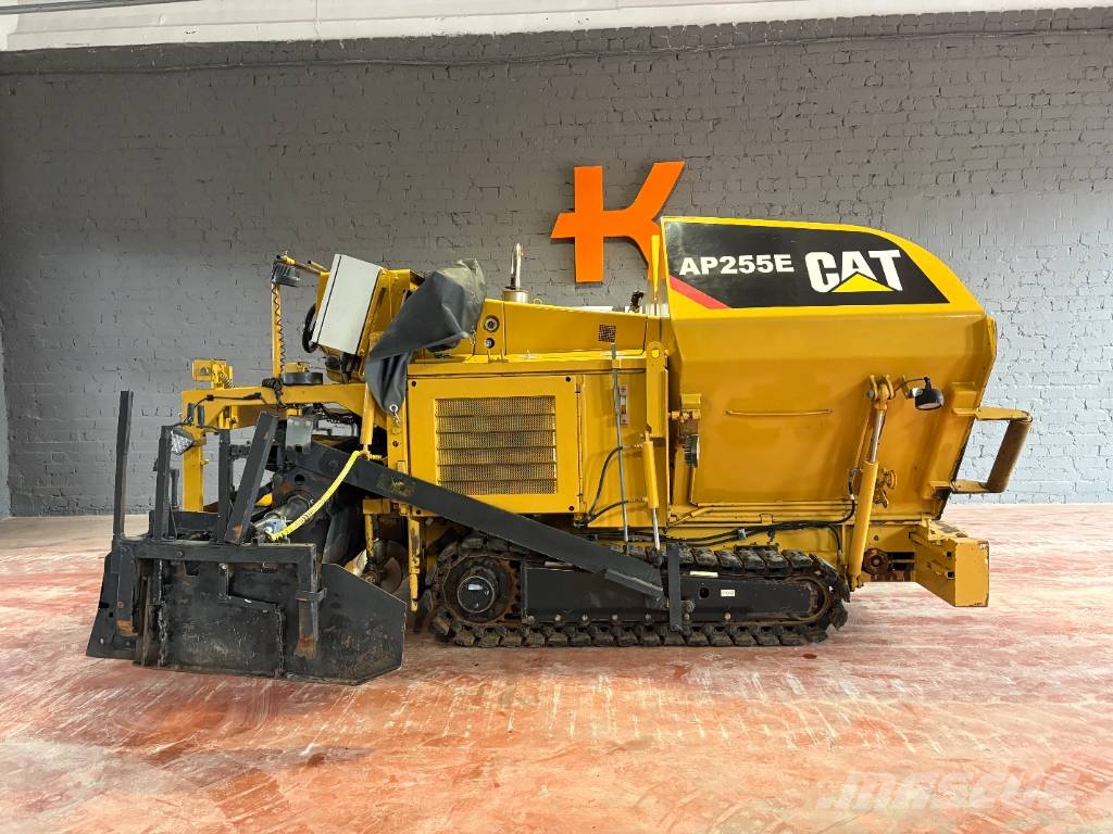 CAT AP 255 E Asphalt pavers