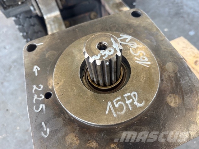 Liebherr LR 634 USED HYDRAULIC MOTOR LINDE هيدروليات