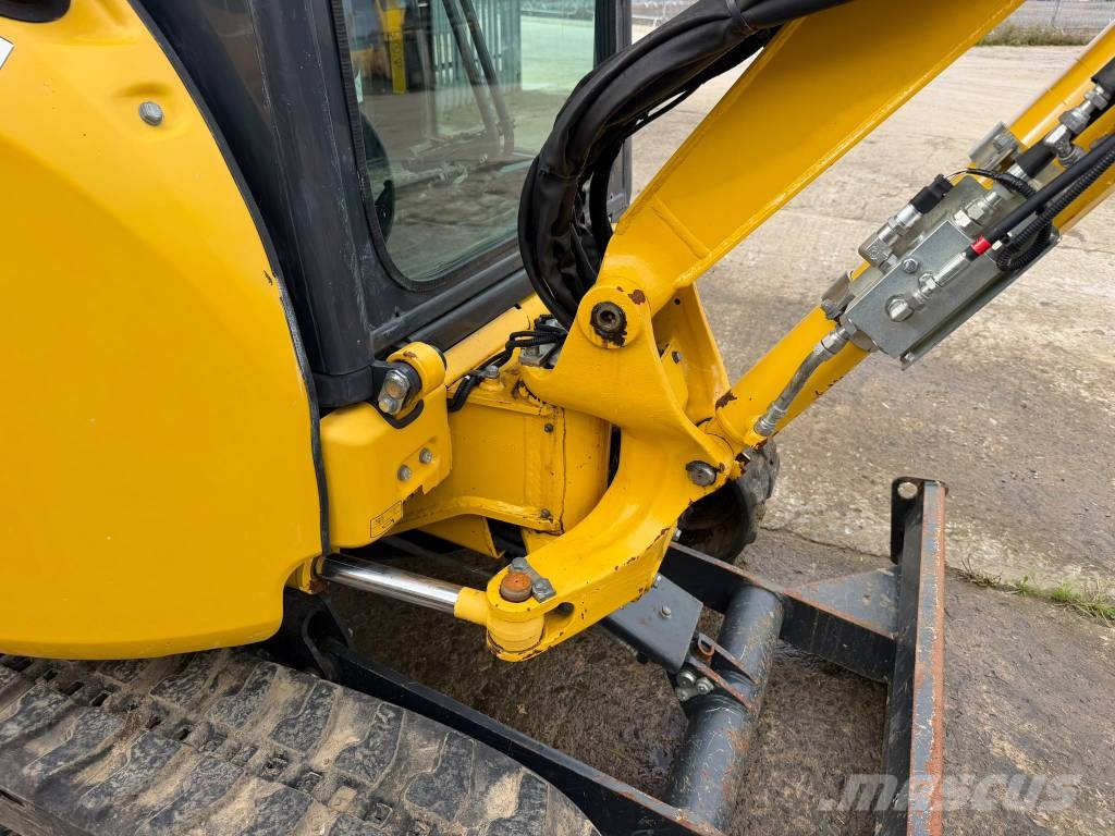 Komatsu PC 26 MR-3 حفارات صغيرة أقل من 7 طن (حفارات صغيرة)