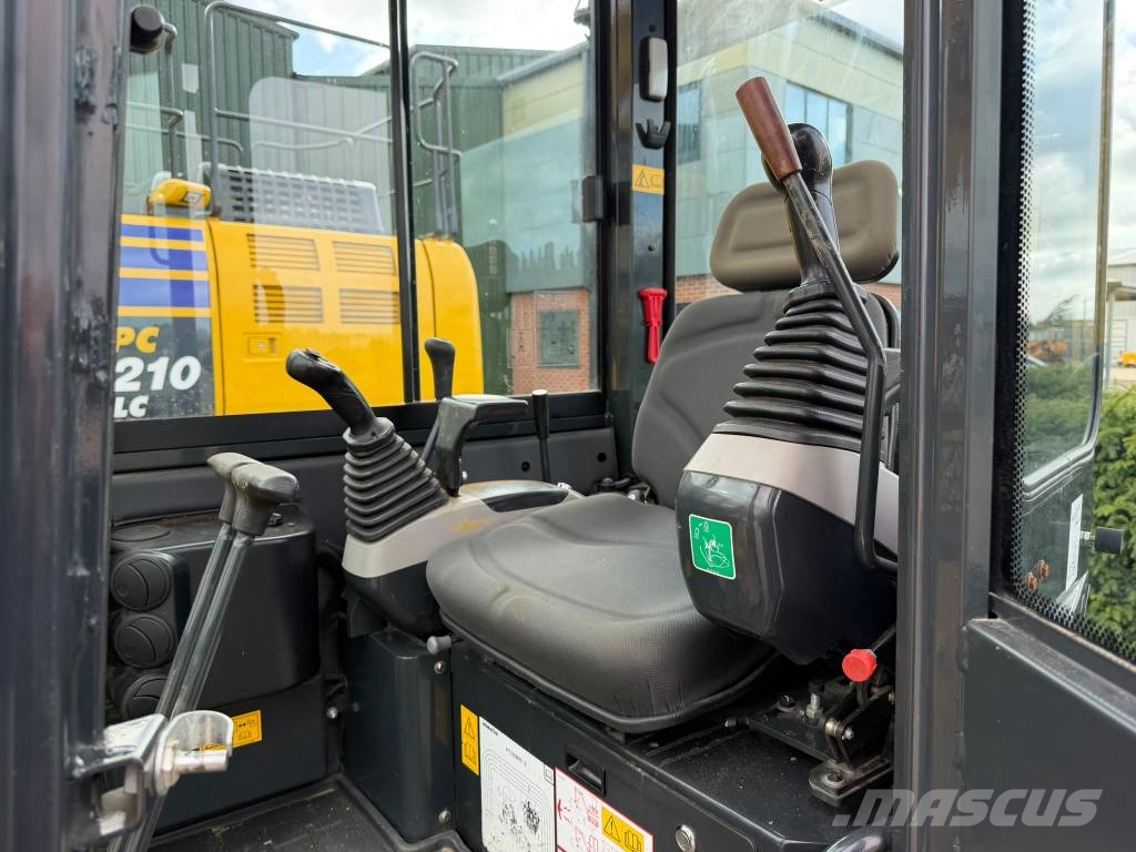 Komatsu PC 26 MR-3 حفارات صغيرة أقل من 7 طن (حفارات صغيرة)