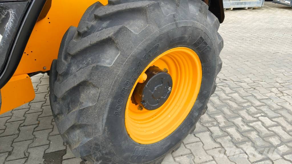 JCB 533-105 텔러 핸들러