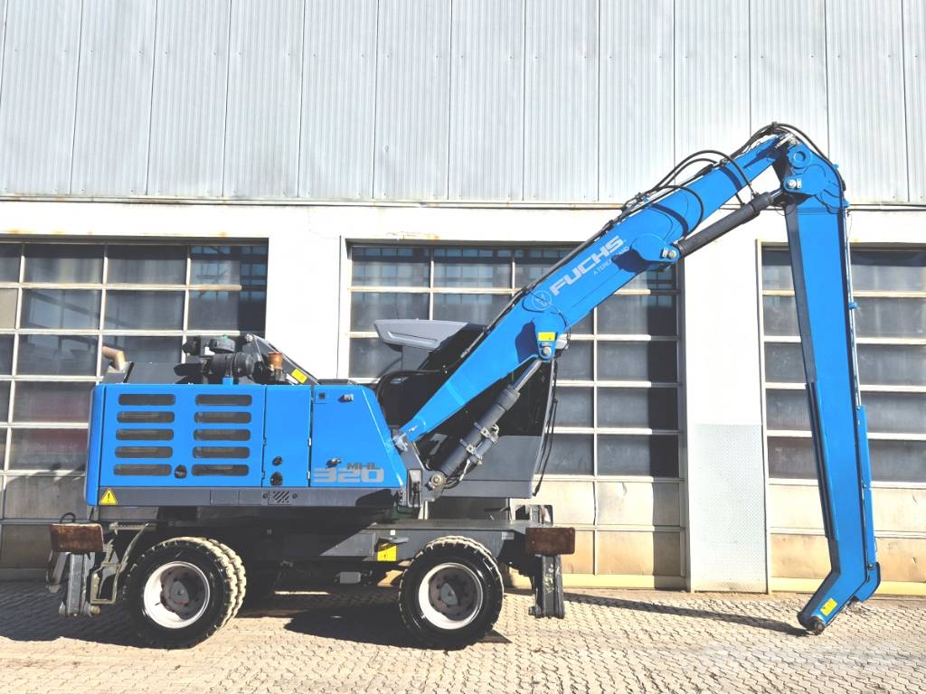 Fuchs MHL 320 F Materialumschlag