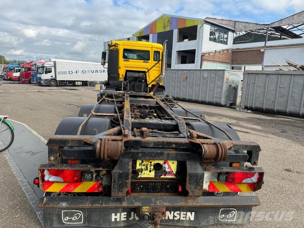 MAN TGA 35.390 8X2 KIPPER - LIFTING AXLE Camiones polibrazo