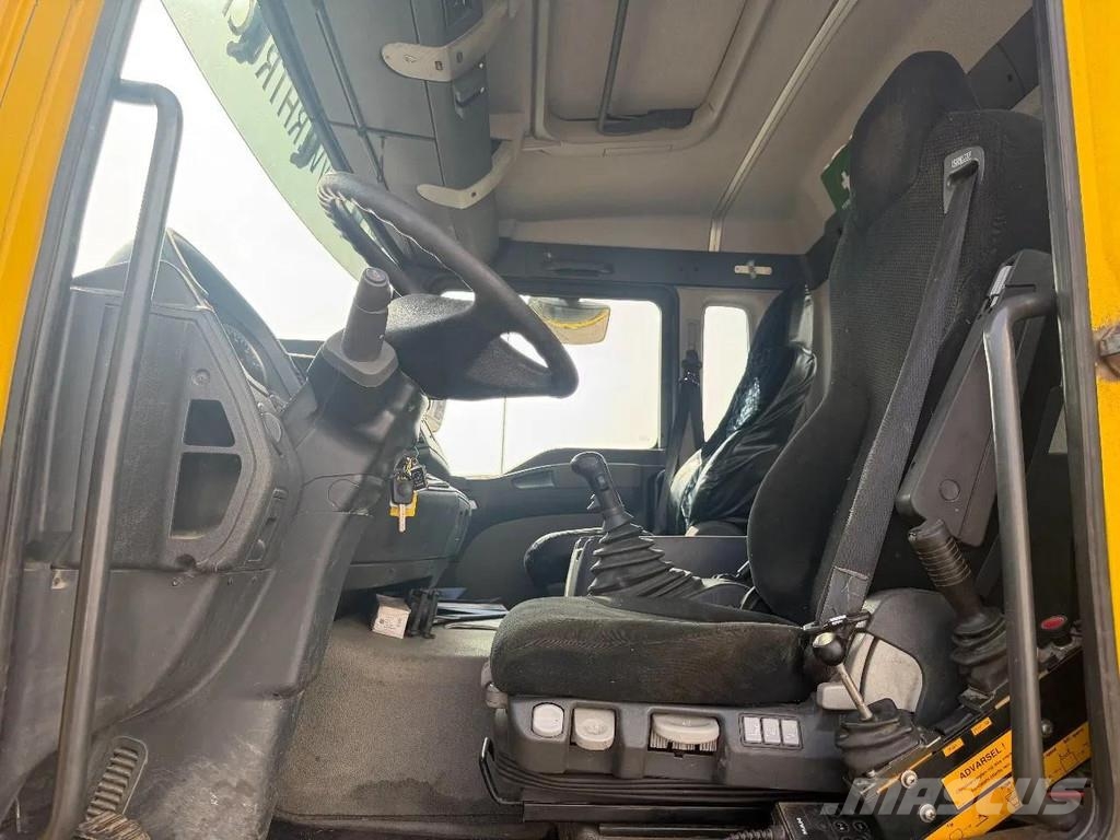 MAN TGA 35.390 8X2 KIPPER - LIFTING AXLE Hook lift trucks