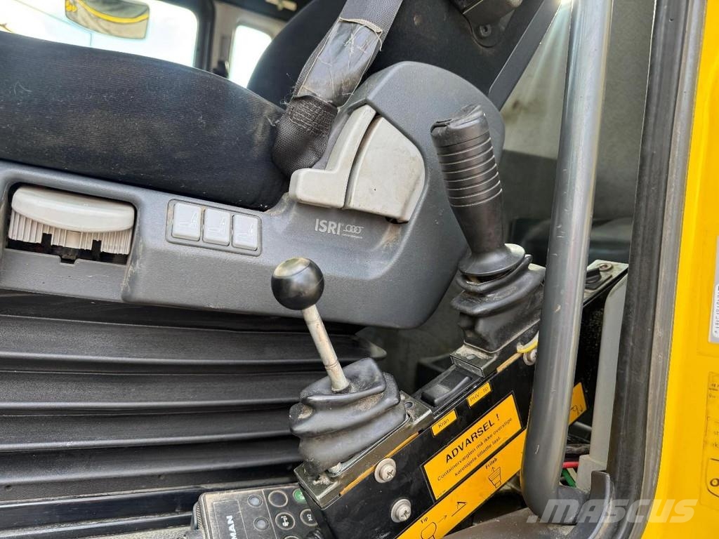 MAN TGA 35.390 8X2 KIPPER - LIFTING AXLE Camiones polibrazo