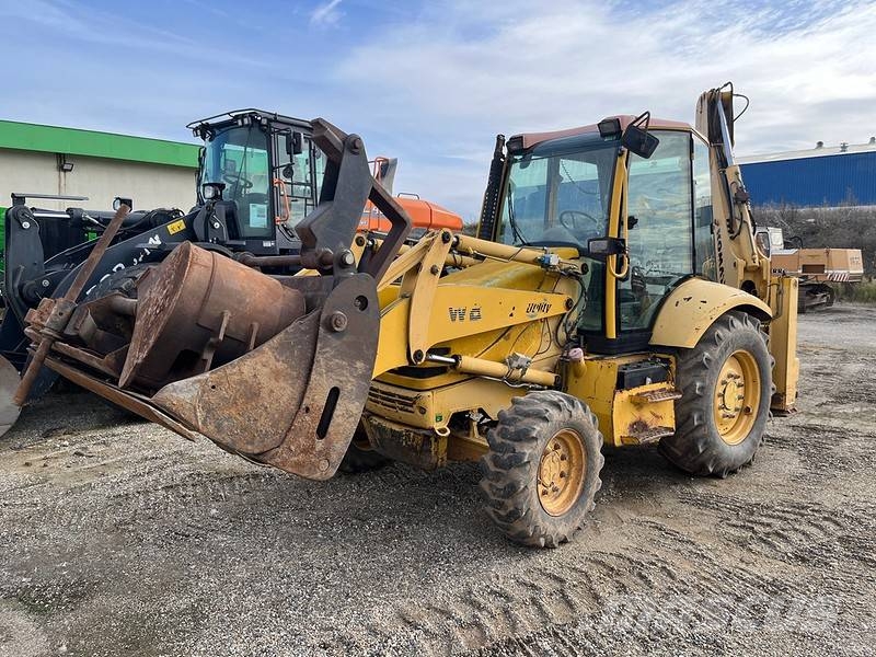 Komatsu WB 93 R لوادر ذات جرافات عكسية
