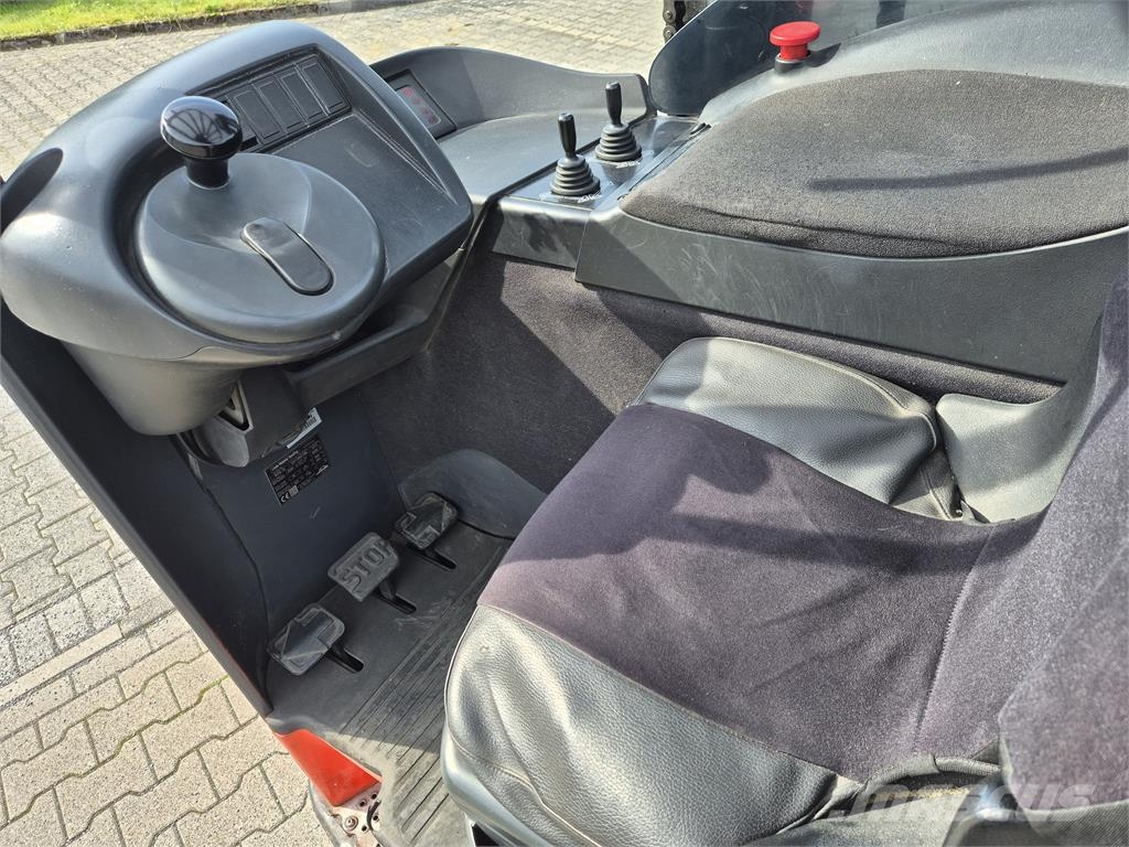 Linde R20G-12 / 85% Battery Reach truck