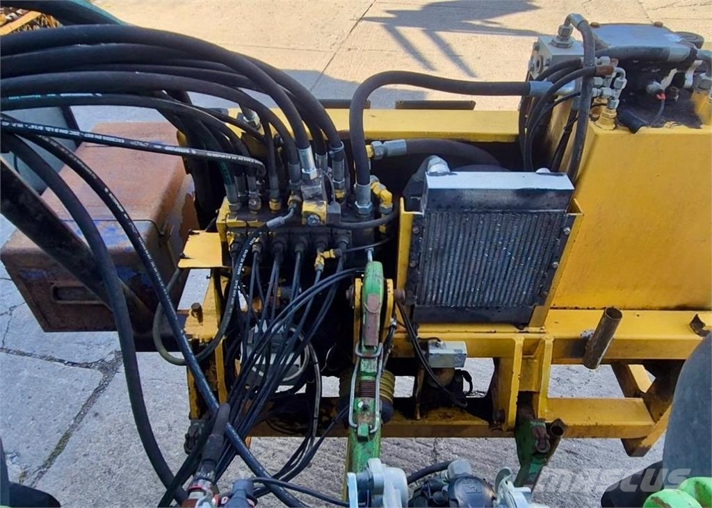John Deere 6820 mit Herder Grenadier MBK502LS Сельхозтехника - Другие