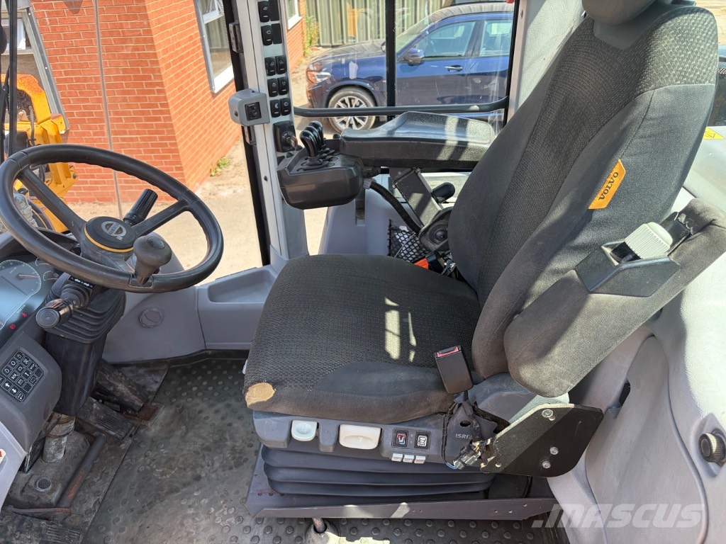Volvo L110H 19 Wheel loaders