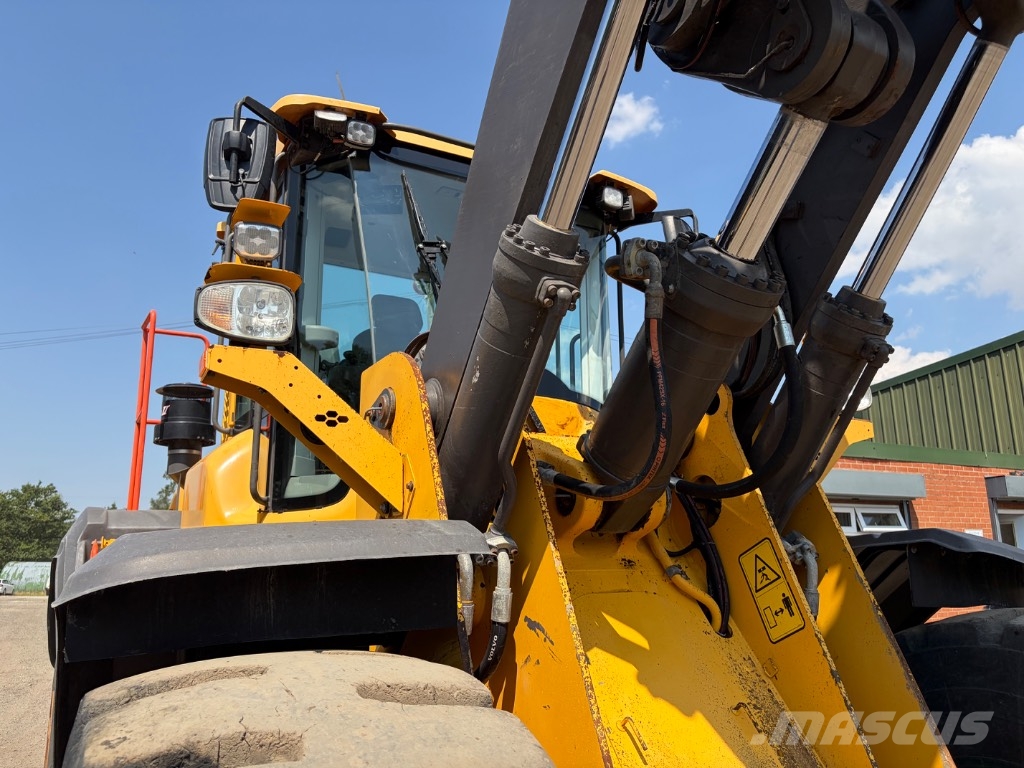 Volvo L110H 19 Wheel loaders