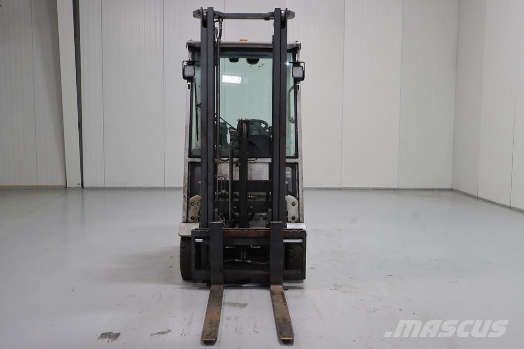 UniCarriers AS2N1L15Q شاحنات ذات رافعات شوكية تعمل بالكهرباء