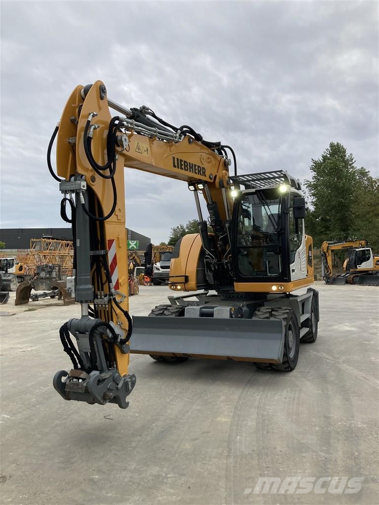 Liebherr A 918 Compact Litronic Pelle sur pneus