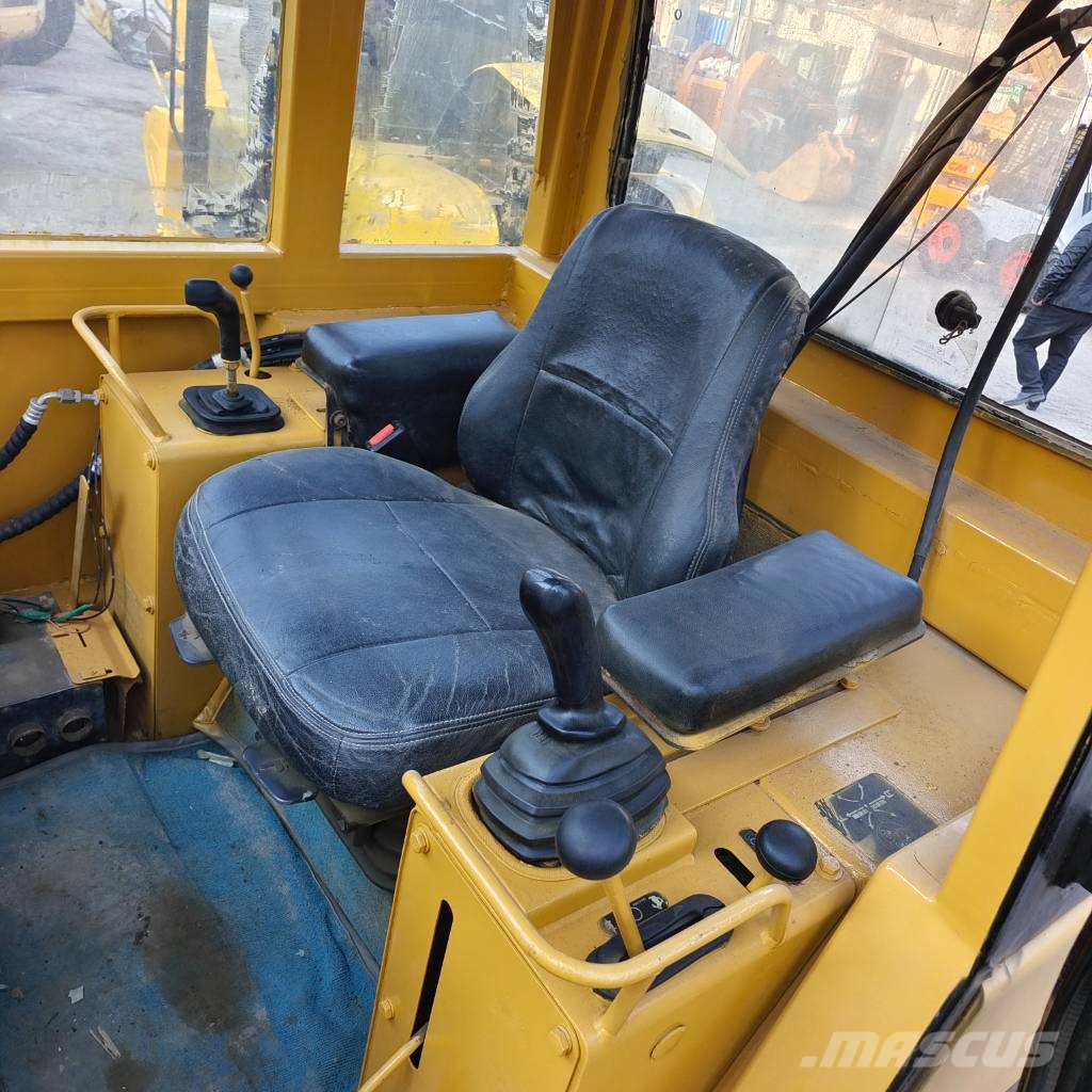 CAT D5C 28th Anniversary Promotion Price Paletli dozerler