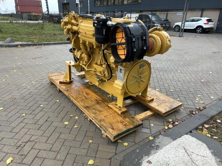 CAT C18 Ladijski motorji