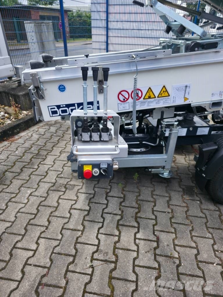 Böcker Junior 24 Goods and furniture lifts