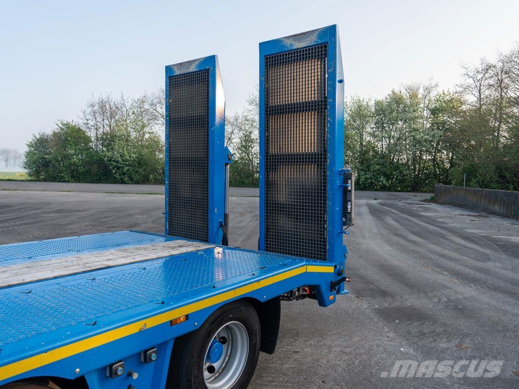 Dezeure SRD47 3-assige dieplader Automobili