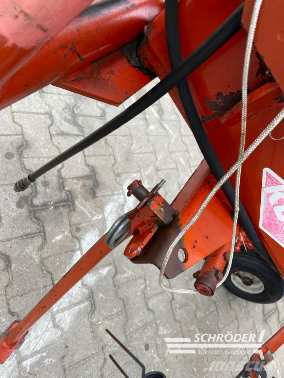 Kuhn GF 5001 MHA مكابس وميبسات التبن
