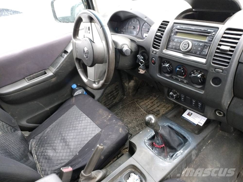 Nissan Navara سيارات