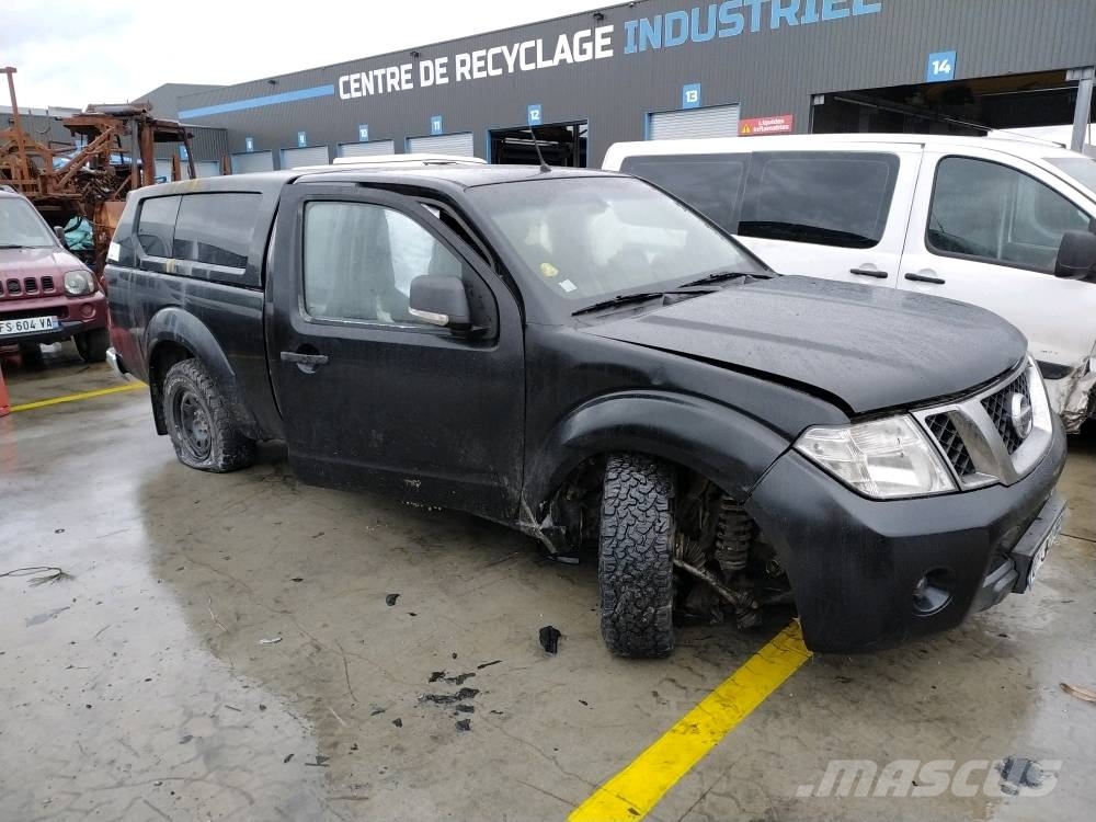 Nissan Navara سيارات