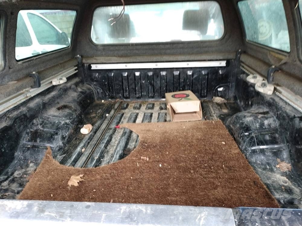 Nissan Navara سيارات