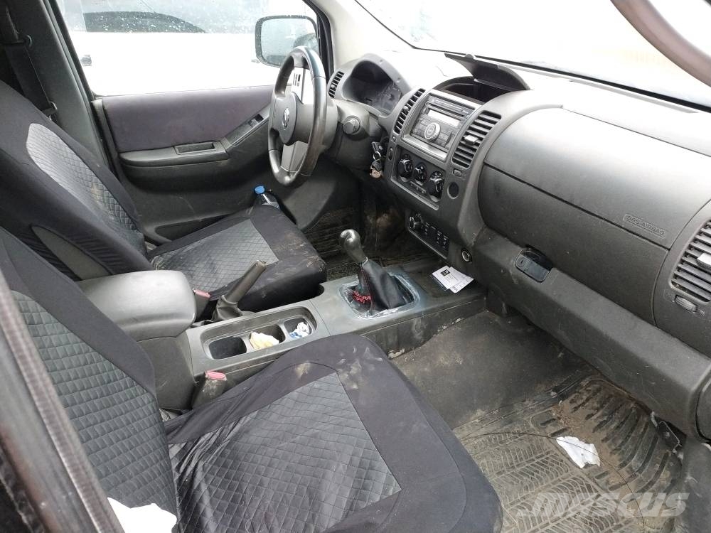 Nissan Navara سيارات