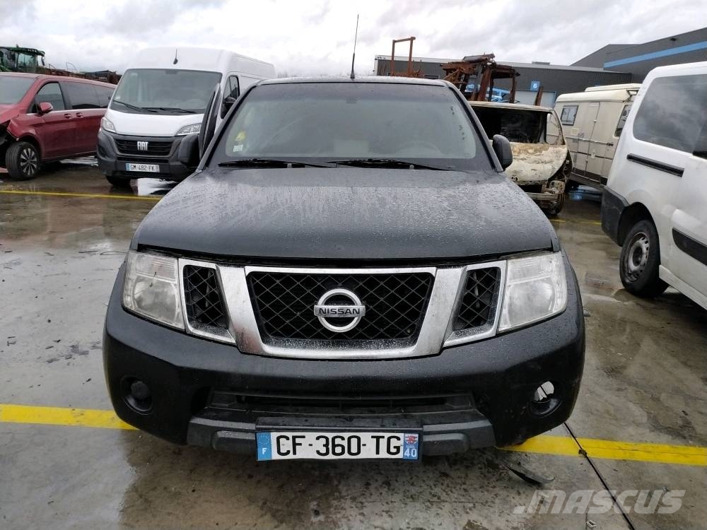 Nissan Navara سيارات