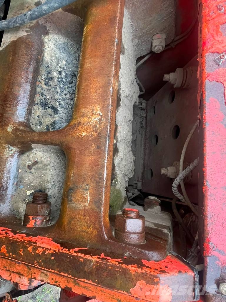 Sandvik QJ 340 Trituradores móveis