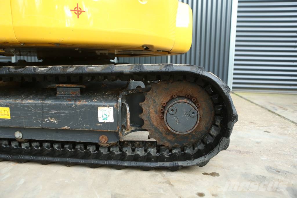 Komatsu PC 24 MR-5 minigraver | 198u | sloop-sorteer Mini ekskavatörler, 7 tona dek