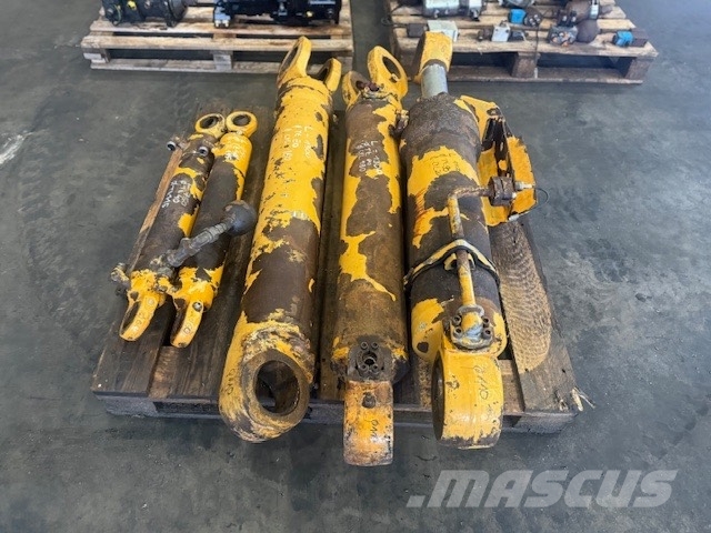 Liebherr L 566 2Plus2 HYDRAULIC CYLINDER COMPLET Hidráulica
