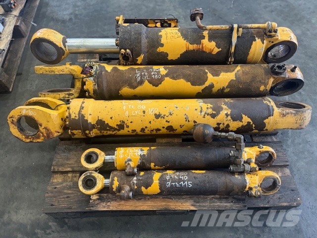 Liebherr L 566 2Plus2 HYDRAULIC CYLINDER COMPLET Hidráulica